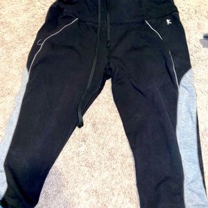 Danskin Capri pants, size medium